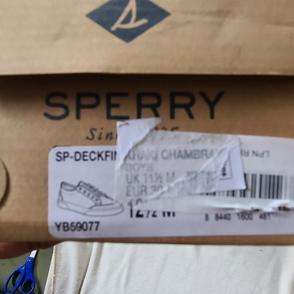 Youth Sperry canvas loafers size 12.5 - Picture 6 of 7